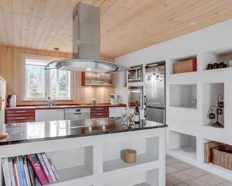 Nice home in Rødby with sauna - Rodby - Кухня