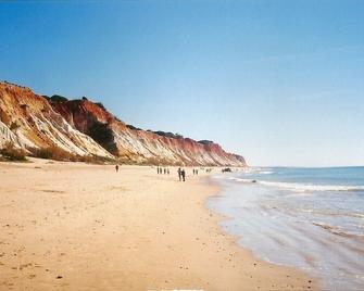 Grand T2 - A Few Minutes Walk From The Sandy Beaches - Wifi - Sea View - Albufeira - Ranta