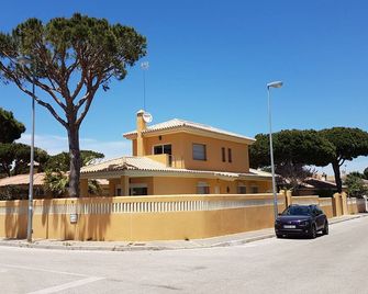 Andalusian villa near the beach (about 200m) - Chiclana de la Frontera - Bâtiment
