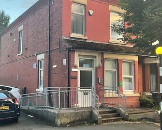 Waverley Park House - Preston - Building