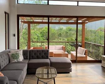 Vista Del Campo Country Club - Jarabacoa - Living room