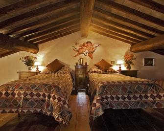 Exclusive vantage point in the border triangle of Umbria, Lazio and Toscana - Torre Alfina - Habitación