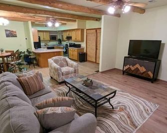 Inviting & Spacious! Unique indoor and outdoor vibe! - Walsenburg - Living room