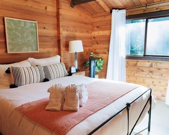 Port Hadlock Luxury Cabin Retreat Awaits you! cabin - Chimacum - Sypialnia