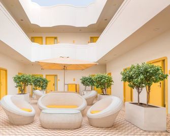 Bloomrooms @ New Delhi Railway Station - New Delhi - Lobby