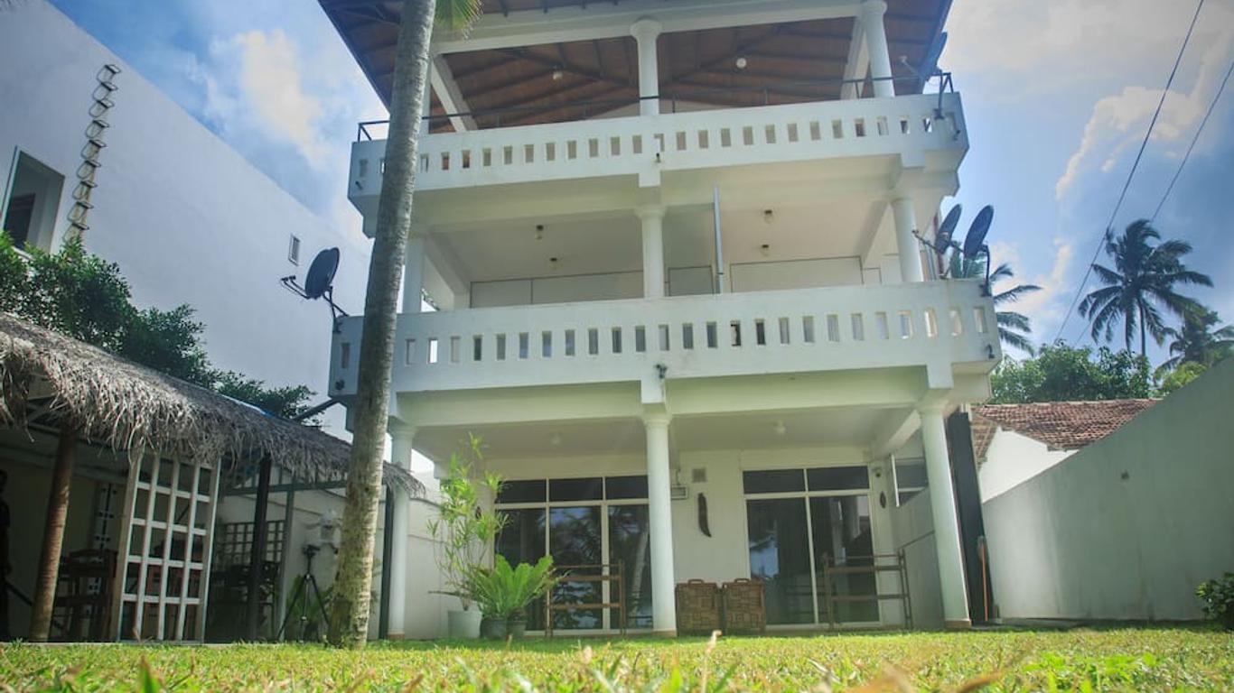 Tharanga Surfing Villa