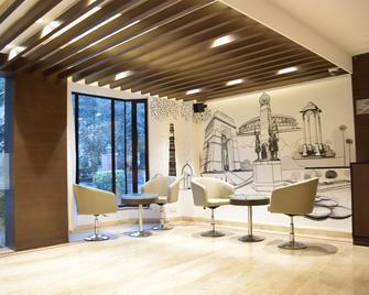 Treebo Tryst Check In by Oran - New Delhi - Lobby