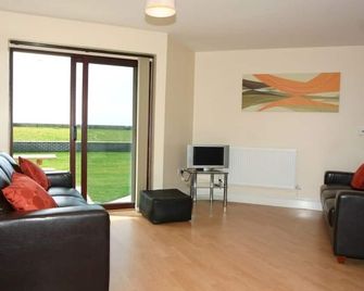 Sea Shore - Penzance - Living room