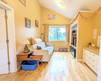 Waterfront Comfy Guesthouse, Pec - Trenton
