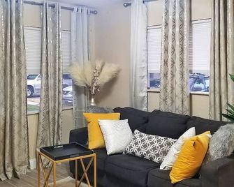 Very Glam Apartment 6 Miles From Hard Rock Stadium and Casino - Hollywood - Sala de estar