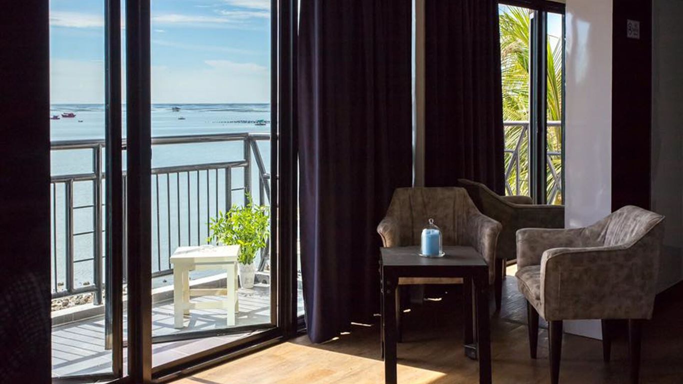 The Loft Seaside Sriracha Hotel