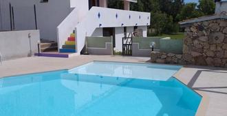 戴盧飯店 - 奧爾比亞 - 游泳池