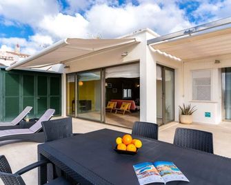 Designer house overlooking the beach of Es Grao, Menorca - Mahón - Patio