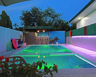 The Landing Villas Rental - Panglao - Pool