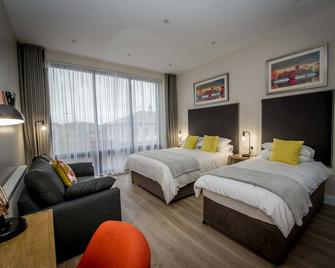 The James Suites - Londonderry - Bedroom