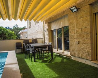 Homerez - Villa Porto with Pool - Porto - Patio