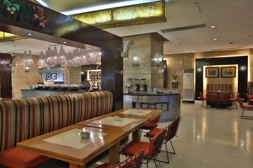 Crown Regency Hotel & Towers - סבו סיטי - מסעדה
