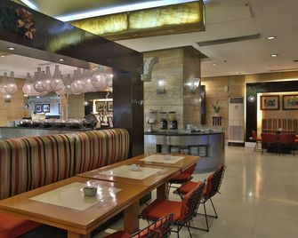 Crown Regency Hotel & Towers - סבו סיטי - מסעדה