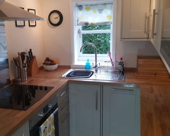 Charming English cottage, Ashdown Forest, excellent pub - Uckfield - Küche