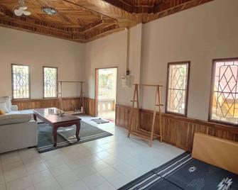 Mango Villa Nong Khiaw - Nong Khiaw - Living room