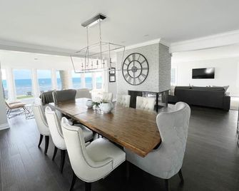 Hot Tub Waterfront Estate On Prestigious Bay Beach - Fort Erie - Dining room