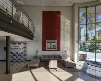 Parador de Cordoba - קורדובה - לובי