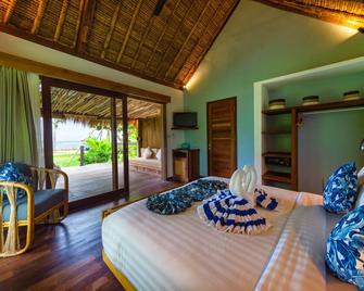 Segara Lombok Beach Resort - Kuta - Schlafzimmer