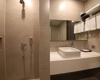 Zam101 Hotel Gimhae - Gimhae - Banheiro