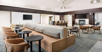 Homewood Suites by Hilton Manchester/Airport - Manchester - Sala de estar