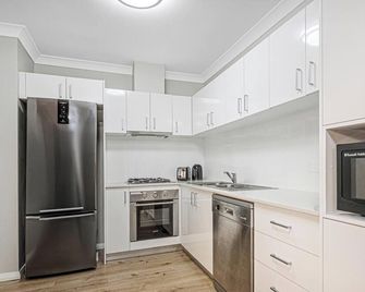 Kozyguru | Penrith | Spacious Ground Floor Gem - Penrith - Küche