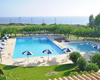Irinna Hotel - Svoronata - Piscine