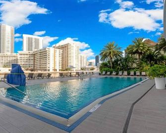 Sleek Beachfront Condo, Full Kitchen, Style & Serenity -30A - Hallandale Beach - Pool