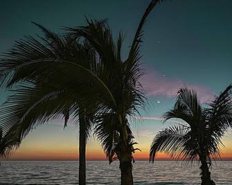 Manasota Key Resort - Englewood - Beach