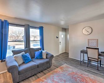 Family-Friendly Rockford Home w/ Private Yard! - Rockford - Sala de estar
