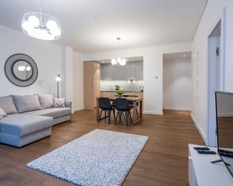 Easyrooms modern apartment - Riga - Living room