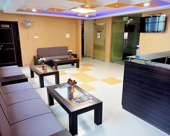 Hotel Nexus - Lucknow - Lobby
