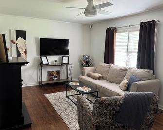 Western on West Street - Covington - Living room