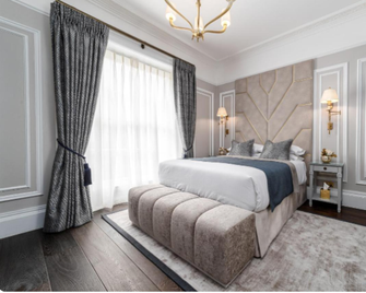No.4 Carlton Hotel - Southampton - Bedroom