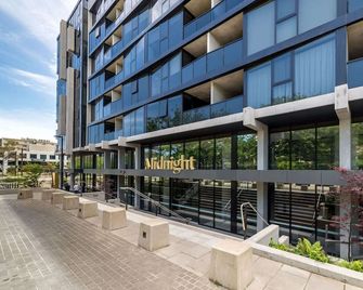 Chic 3-Bed in Central with Pool, Sauna and Gym - Canberra - Budynek