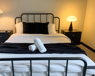 Bishop Hostel - Dallas