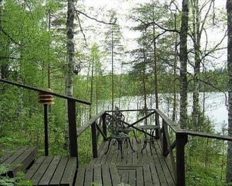 Vacation home Koivurinne in Mänttä-Vilppula - 10 persons, 2 bedrooms - Mänttä-Vilppula - Патіо