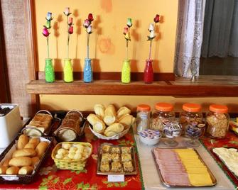 Pousada Aporan Ilhabela - Ilhabela - Buffet