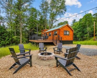Hidden Creek Hideaway, Hot Tub - Shippenville - Patio