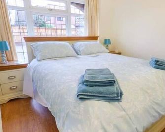 Oak Tree Cottage - Beverley - Slaapkamer