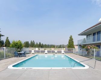 Motel 6 Weed - Mount Shasta - Weed - Pool
