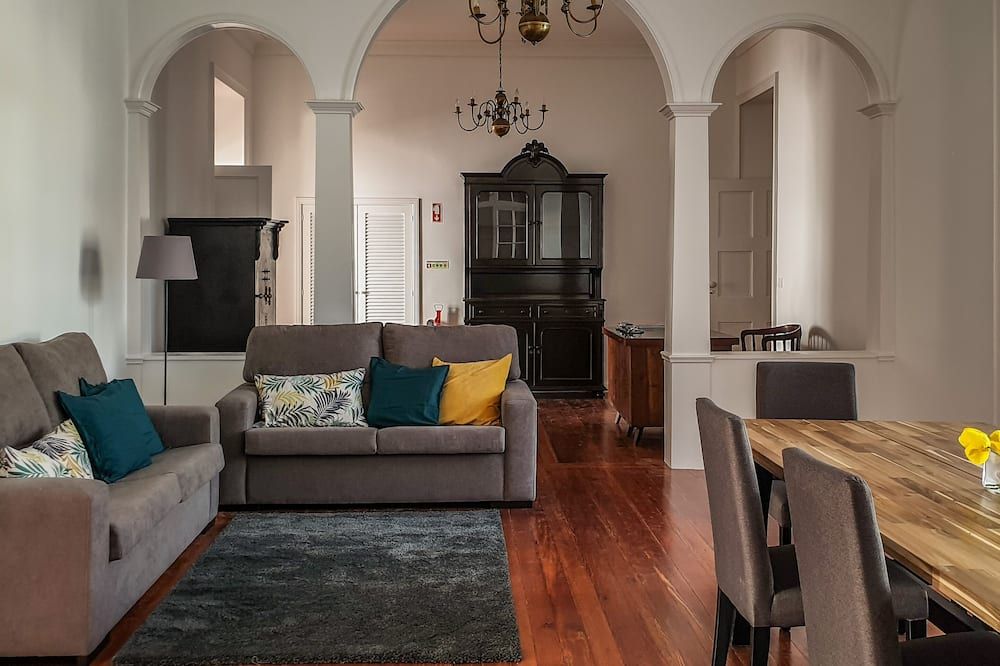 CC Guest House - 'Ao Mercado' - Ponta Delgada Azoren - Wohnzimmer