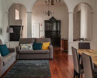 CC Guest House - 'Ao Mercado' - Ponta Delgada - Living room