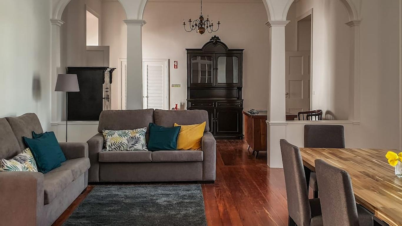 CC Guest House - 'Ao Mercado'