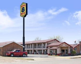 Super 8 by Wyndham Vernon - Vernon - Gebäude