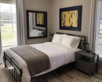 Artistic Retreat - Walk Downtown, Sparkling Clean! - Chickamauga - Habitación
